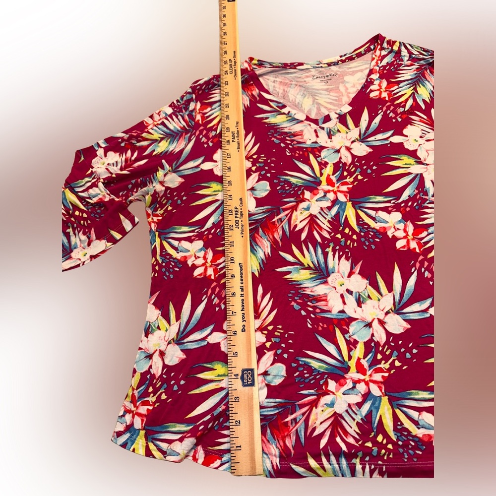 Casey Key Floral V-Neck Top. Size 1X - Picture 8 of 10